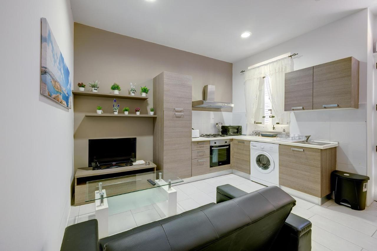 Modern 1Br Maisonette Steps From The Promenade Слима Экстерьер фото