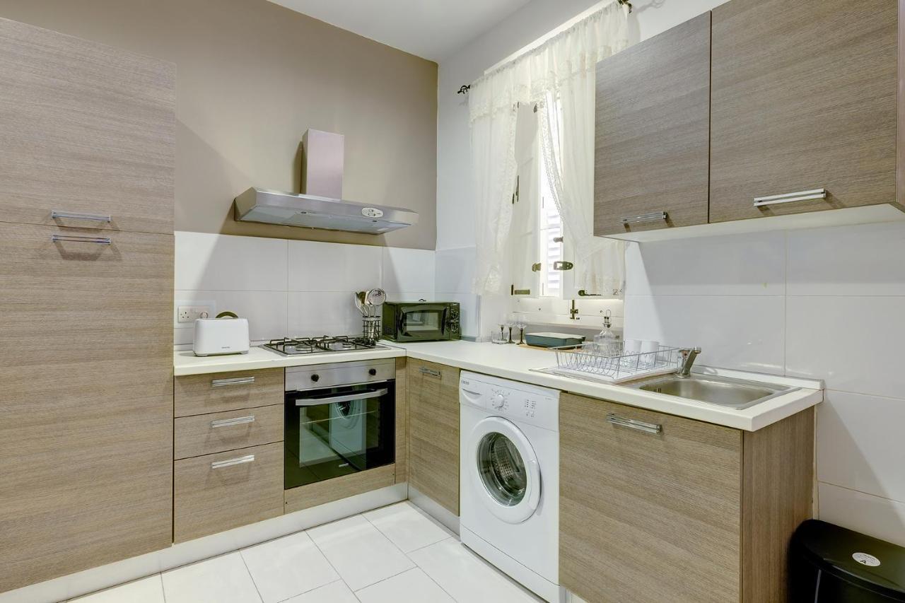 Modern 1Br Maisonette Steps From The Promenade Слима Экстерьер фото